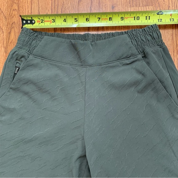Athleta Brooklyn Textured Jogger in Mountain Olive size 0 - Picture 15 of 16